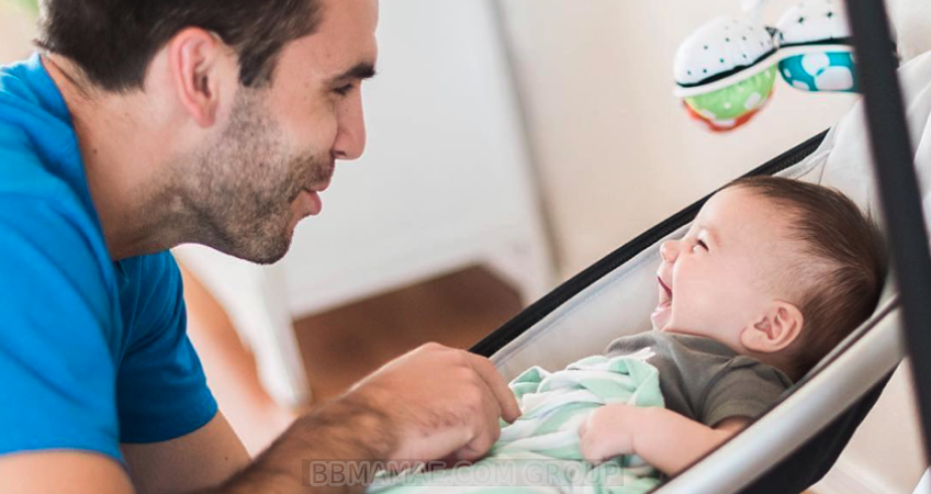 Como o Bebê Recebe Estímulos Cognitivos e Sensoriais Através do Uso do Mamaroo 4Moms  